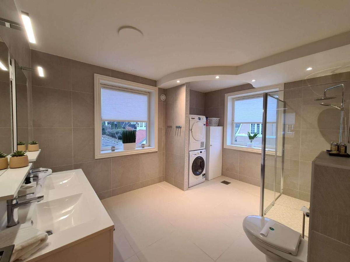 Spacious And Modern, 2-bedroom, Near Center, Best Location Leilighet Stavanger