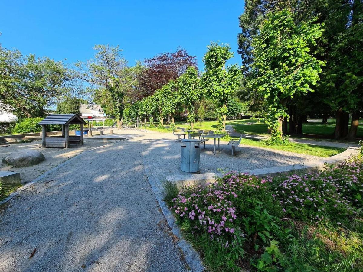 Spacious And Modern, 2-bedroom, Near Center, Best Location *